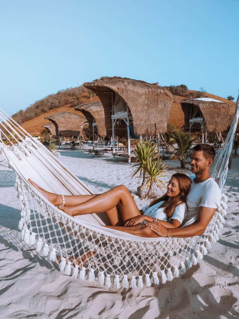 Komodo Le Pirate Island Beach Hammock Couple