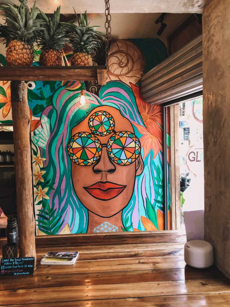 Wall painting at Glow Juice Box in El Nido Philippines