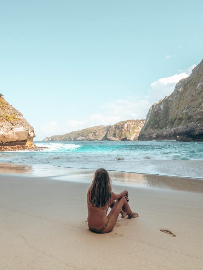 Women sitting on Kelinking Beach Nusa Penida