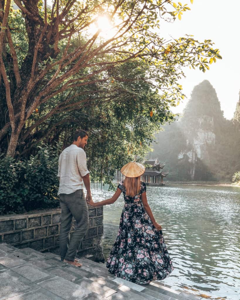 Trang An Boat Tour Couple Temple