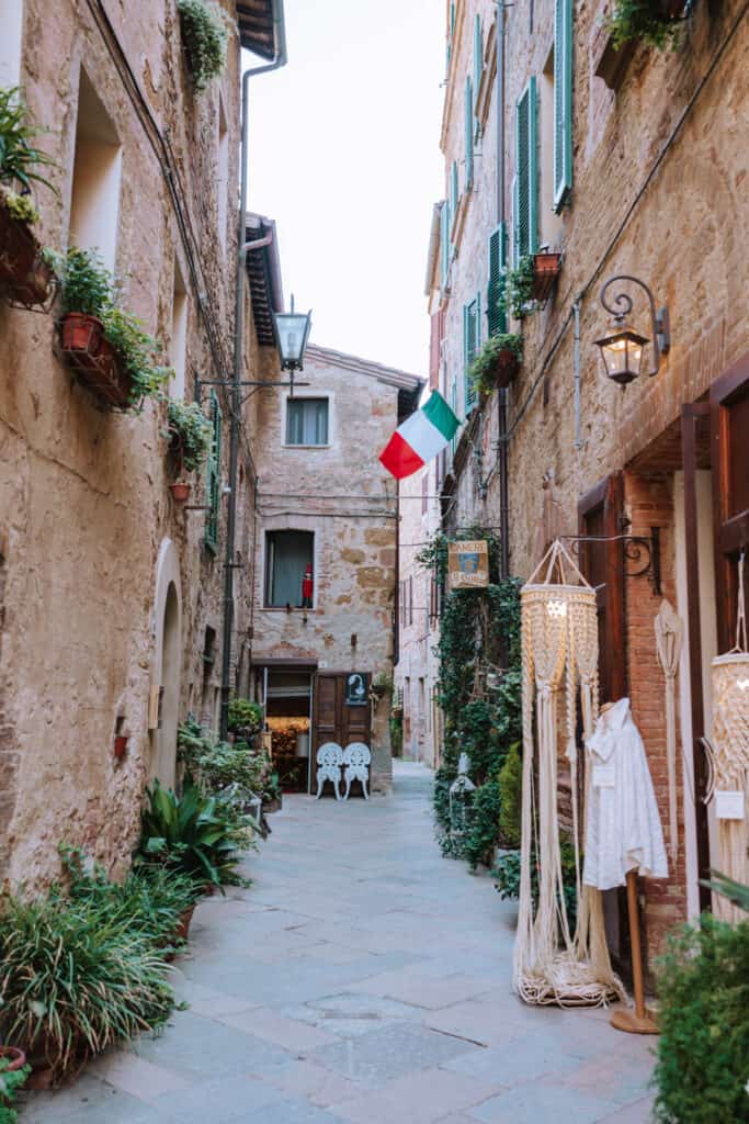 Tuscany Pienza Cozy Street