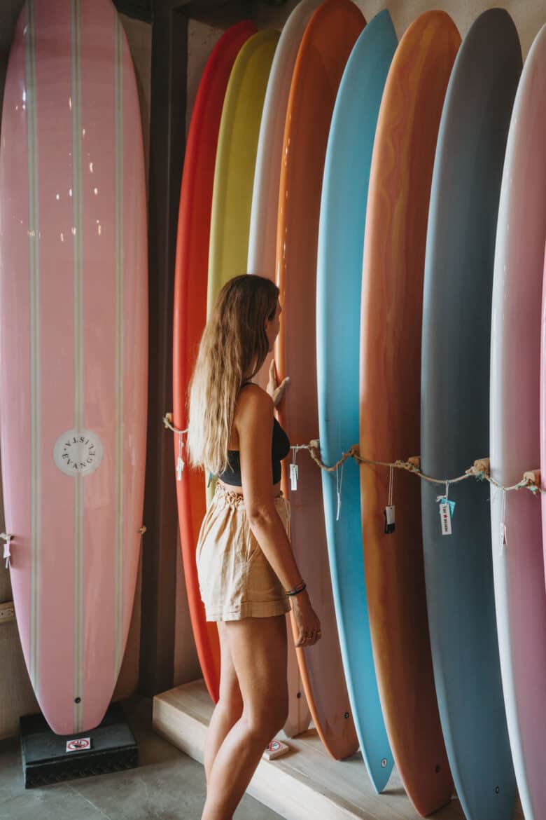 Looking at surfboards at cheboards in Tamarindo